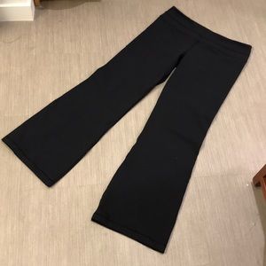 Lululemon black yoga pants 12